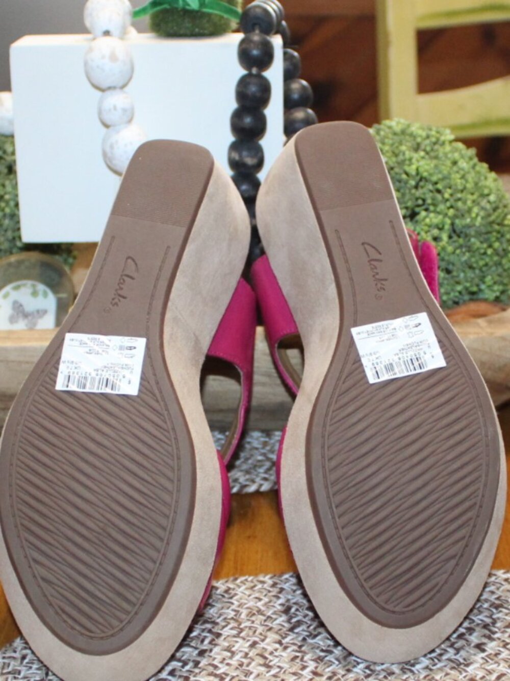 NWT Clark Hazelle Alba Quilted strap wedge sandals 9 1/2 WIDE FABULOUS!! - Picture 12 of 13